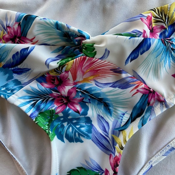 Dorina Aqua Bikini Hipster Size M Women’s Bathing Suit Bottoms - Picture 5 of 5